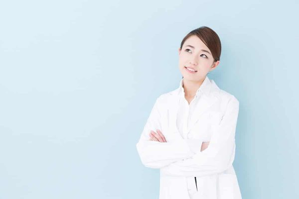 薬剤師 考える_309933065 薬剤師 考える_309933065